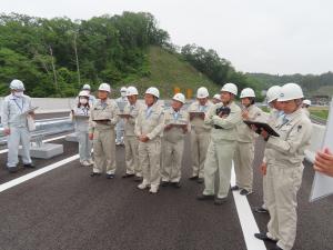小名浜道路（上山田）の調査を行う土木委員会