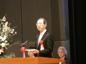 会津大学入学式にて祝辞を述べる内堀知事