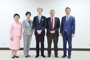  ロンドンしゃくなげ会会長表敬訪問写真２