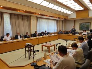 石川県能美市議会の写真