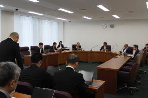 決算審査特別委員会（班別審査第1班）の写真