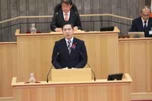 一般質問（半沢雄助議員）の写真