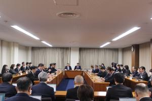 決算審査特別委員会（採決）の写真