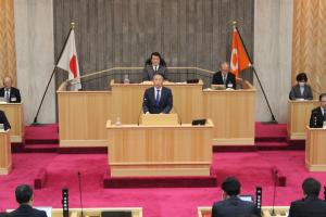 決算審査特別委員長の写真