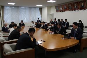 議会運営員会の写真