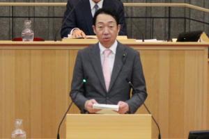 商労文教委員長の委員長報告の写真