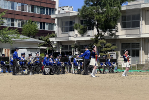 県警察音楽隊の演奏