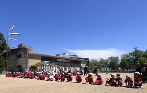 県警察音楽隊の演奏時の様子